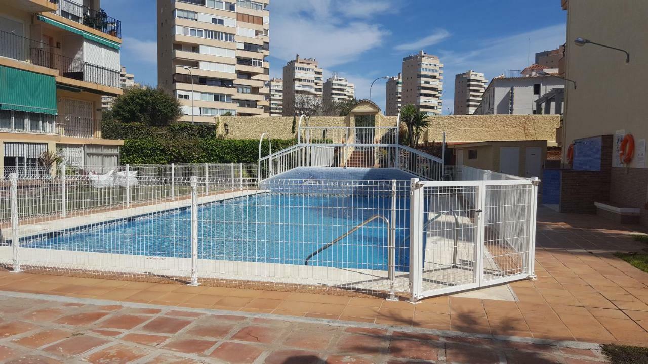Apartamento Primera Linea De Playa Torremolinos Luaran gambar