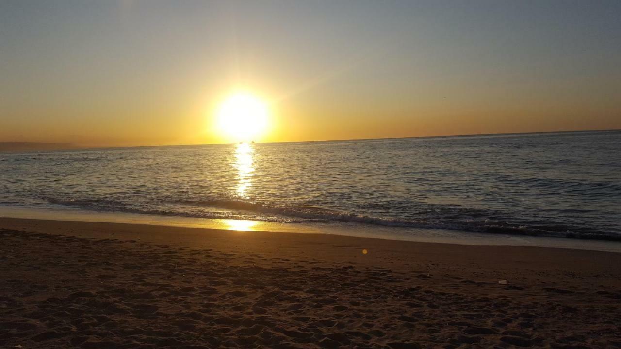 Apartamento Primera Linea De Playa Torremolinos Luaran gambar