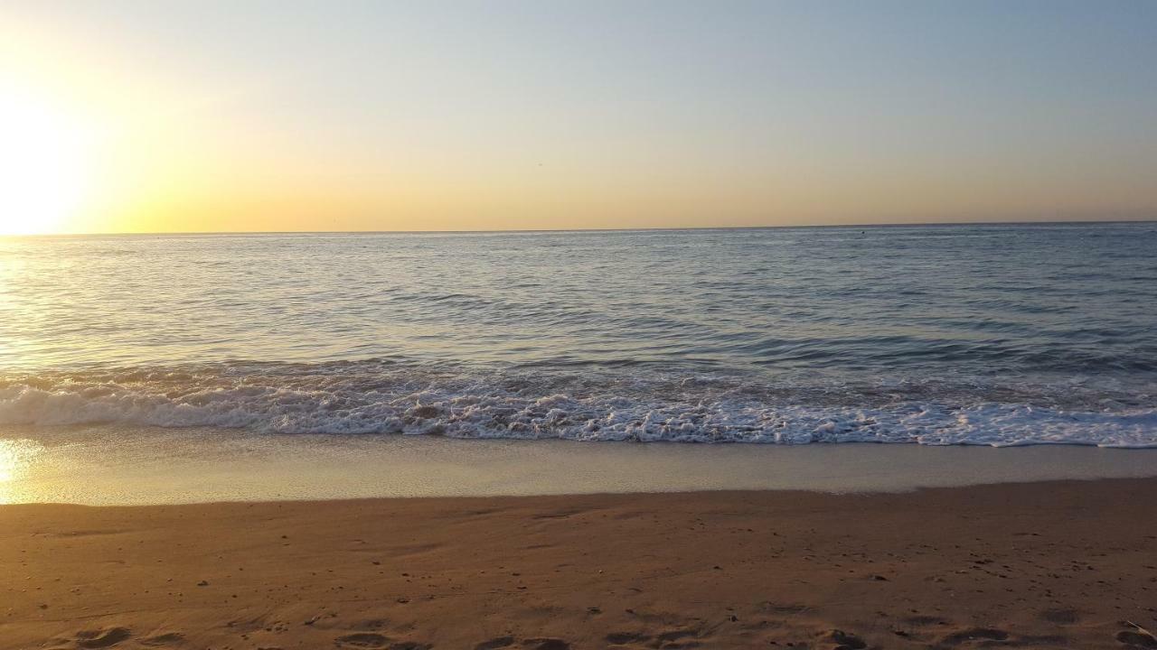 Apartamento Primera Linea De Playa Torremolinos Luaran gambar